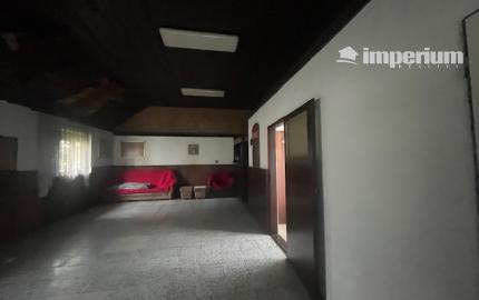 Predaj veľkého pozemku s bývalým Hostincom v obci Macov.