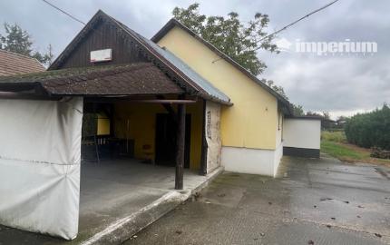 Predaj veľkého pozemku s bývalým Hostincom v obci Macov.