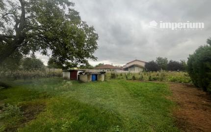 Predaj veľkého pozemku s bývalým Hostincom v obci Macov.