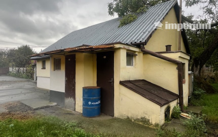 Predaj veľkého pozemku s bývalým Hostincom v obci Macov.