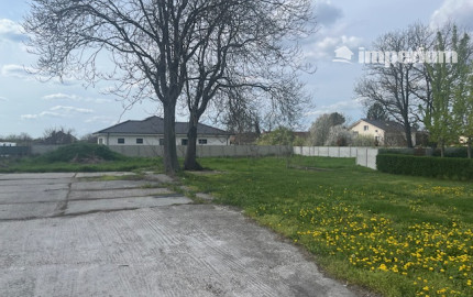 Predaj : pozemok 1550 m2 aj pre developerov  v obci Veľké Blahovo.