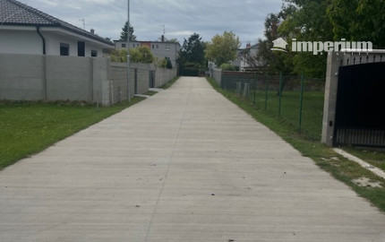 3 KS -Slnečné pozemky v obci Rohovce- ideálne miesto pre váš nový domov.