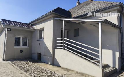 Na predaj 4  - izbový rodinný dom s veľkou záhradou v obci Veľké Kosihy