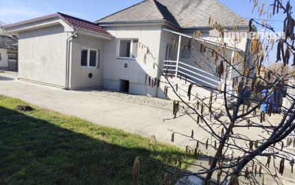 Na predaj 4  - izbový rodinný dom s veľkou záhradou v obci Veľké Kosihy