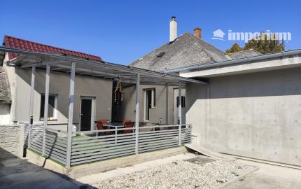 Na predaj 4  - izbový rodinný dom s veľkou záhradou v obci Veľké Kosihy