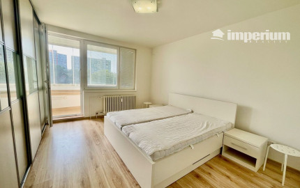 Na predaj pôvodne 3.izb. byt, kompletná rekonštrukcia, Bratislava - Petržalka, Jasovská ulica.