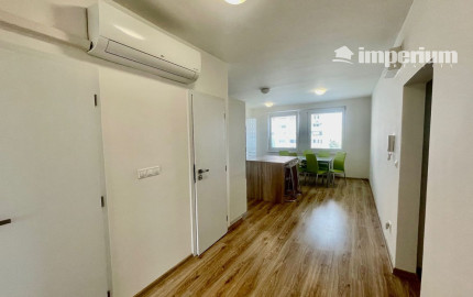 Na predaj pôvodne 3.izb. byt, kompletná rekonštrukcia, Bratislava - Petržalka, Jasovská ulica.