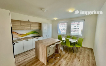 Na predaj pôvodne 3.izb. byt, kompletná rekonštrukcia, Bratislava - Petržalka, Jasovská ulica.