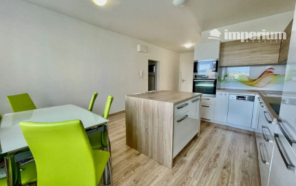 Na predaj pôvodne 3.izb. byt, kompletná rekonštrukcia, Bratislava - Petržalka, Jasovská ulica.