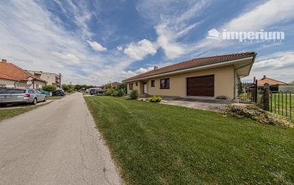 Predaj úžasného bungalovu v prihraničnej obci Medveďov.