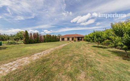 Predaj úžasného bungalovu v prihraničnej obci Medveďov.