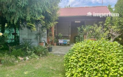 PREDAJ – pozemok s rekreačnou chatou blízku brehu Dunaja v obci Vojka nad Dunajom.