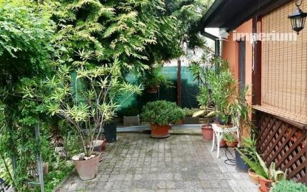 PREDAJ – pozemok s rekreačnou chatou blízku brehu Dunaja v obci Vojka nad Dunajom.