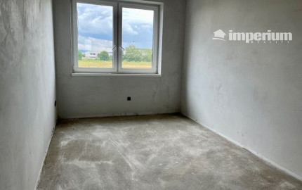 Rovinka -predaj 4 izbový byt so záhradkou.