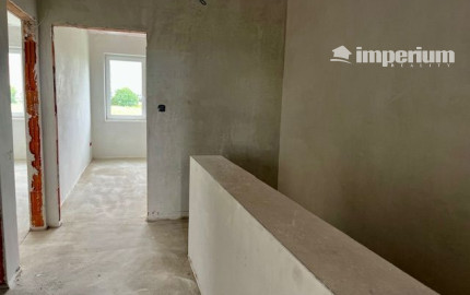 Rovinka -predaj 4 izbový byt so záhradkou.