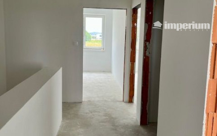 Rovinka -predaj 4 izbový byt so záhradkou.