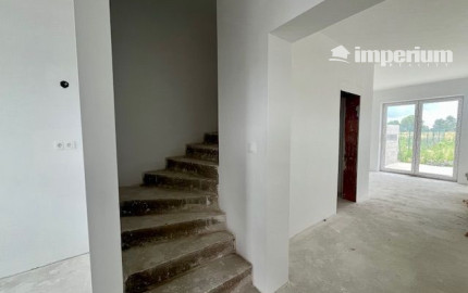 Rovinka -predaj 4 izbový byt so záhradkou.