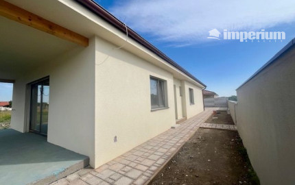 Na predaj 4 izbový bungalov v stave holodomu - obec Kyselica.