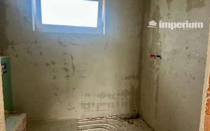 Na predaj 4 izbový bungalov v stave holodomu - obec Kyselica.