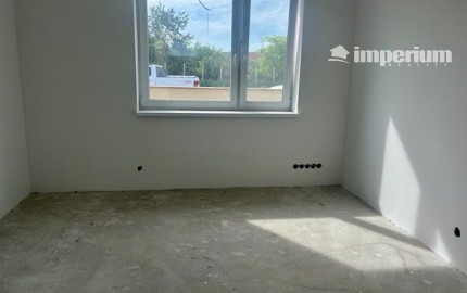 Na predaj 4 izbový bungalov v stave holodomu - obec Kyselica.