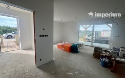 Na predaj 4 izbový bungalov v stave holodomu - obec Kyselica.