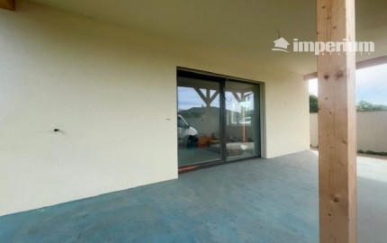 Na predaj 4 izbový bungalov v stave holodomu - obec Kyselica.