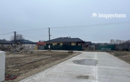 Na predaj 4 izbový bungalov v stave holodomu - obec Kyselica.