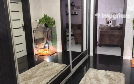 Ponúkam na predaj  6 izbový elegantne zariadený, samostatne stojací rodinný dom v obci Veľké Dvorníky.