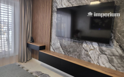 Ponúkam na predaj  6 izbový elegantne zariadený, samostatne stojací rodinný dom v obci Veľké Dvorníky.