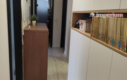 Ponúkam na predaj  6 izbový elegantne zariadený, samostatne stojací rodinný dom v obci Veľké Dvorníky.