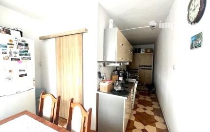 REZERVOVANÉ - Predaj 2 izb.bytu  s garážou v obci Veľké Uľany.