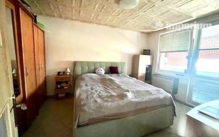 REZERVOVANÉ - Predaj 2 izb.bytu  s garážou v obci Veľké Uľany.