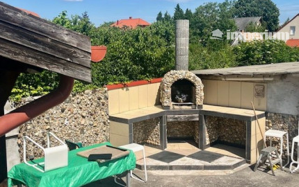 Imperium RK Vám ponúka na predaj 4 izbový rodinný dom za susednými hranicami v  HEGYESHALOME.