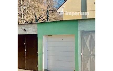 Lehnice - na predaj garáž s úplným podpivničením a montážnou jamou.