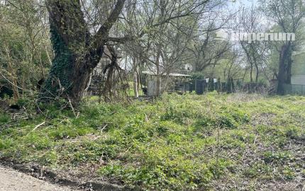 Na predaj rekreačný pozemok pri Dunaji v rekrečnej časti obce Bodíky