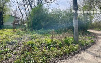 Na predaj rekreačný pozemok pri Dunaji v rekrečnej časti obce Bodíky