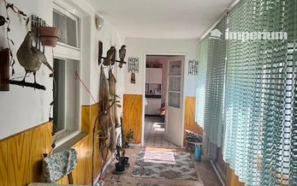 Na predaj 4izb. starší rodinný dom na 8 árovom pozemku  Lehnice -Sása.