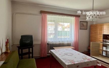 Na predaj 4izb. starší rodinný dom na 8 árovom pozemku  Lehnice -Sása.