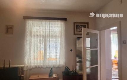 Na predaj 4izb. starší rodinný dom na 8 árovom pozemku  Lehnice -Sása.