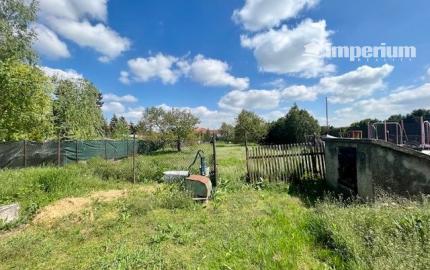 Na predaj 4izb. starší rodinný dom na 8 árovom pozemku  Lehnice -Sása.