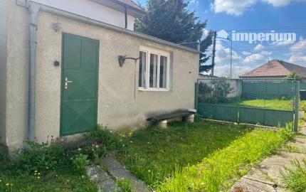 Na predaj 4izb. starší rodinný dom na 8 árovom pozemku  Lehnice -Sása.