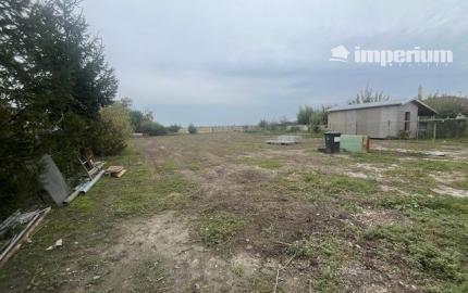 Pekný slnečný pozemok 1182 m2  na predaj - obec Čenkovce.