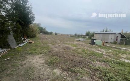 Pekný slnečný pozemok 1182 m2  na predaj - obec Čenkovce.