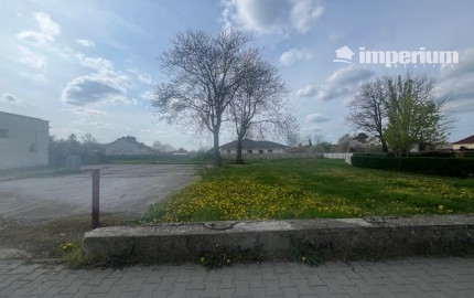 Predaj : pozemok 1550 m2 aj pre developerov  v obci Veľké Blahovo.