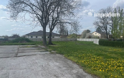 Predaj : pozemok 1550 m2 aj pre developerov  v obci Veľké Blahovo.