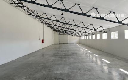 Prenájom skladových / výrobných priestorov 2km od Dunajskej Stredy, Šipošovské Kračany. Warehouse and production hall for a rent.