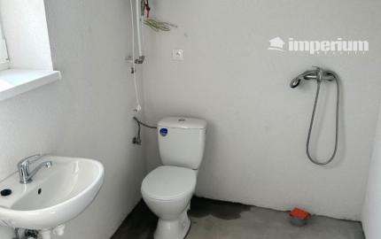 Prenájom skladových / výrobných priestorov 2km od Dunajskej Stredy, Šipošovské Kračany. Warehouse and production hall for a rent.