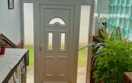 Na predaj 4 - izbový rodinný dom v obci Kalinkovo .