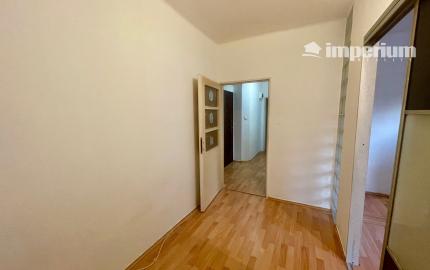 REZERVOVANÉ - predaj 2 izb. byt v Šamoríne, Školská ulica.