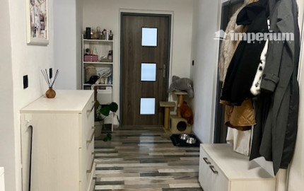 Na predaj pekný veľkometrážny 3 izbový byt s garážou na ul. Nová Ves.